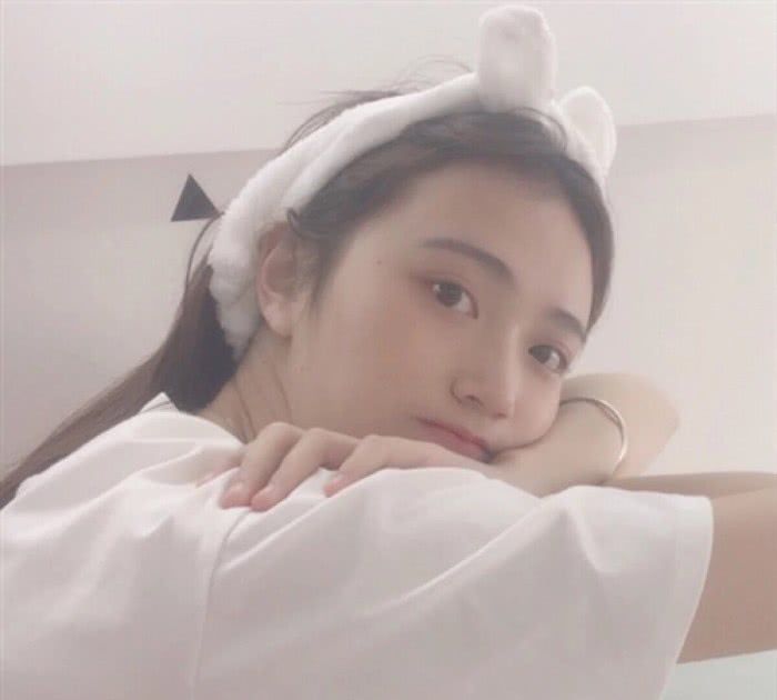 17岁女高中真人头像,头像女16岁真实照片 青春元气·女生头像"17岁没能送你花,希望27岁能请你喝酒"