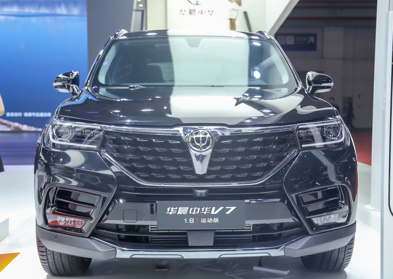 全黑中型SUV，配置宝马1.8T，外加终身质保，售价10万起