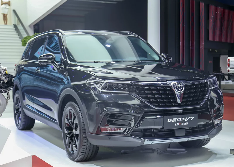 全黑中型SUV，配置宝马1.8T，外加终身质保，售价10万起