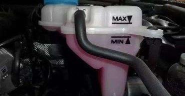 汽车防冻液这个周期就应该更换一次，那更换添加时应该注意什么