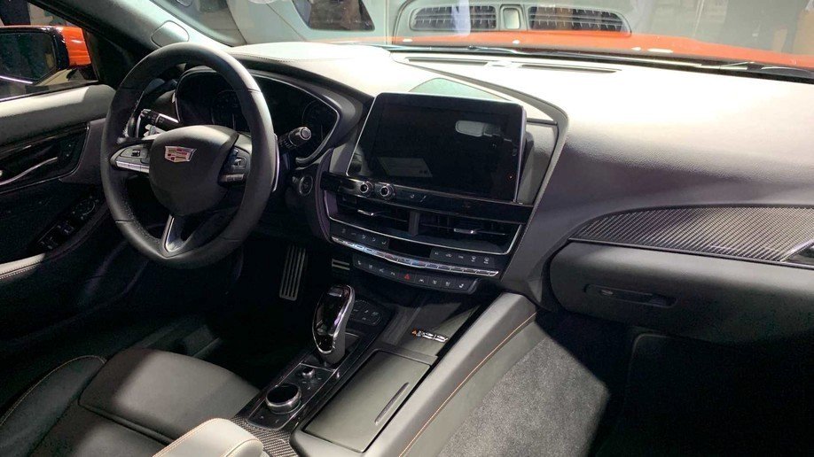 性能先行!凯迪拉克发布CT4-V、CT5-V两款性能车!