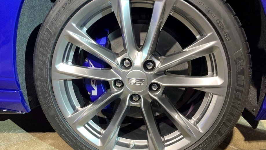 性能先行!凯迪拉克发布CT4-V、CT5-V两款性能车!