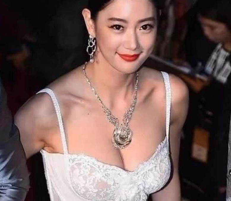李成敏内衣_李成敏内衣性感写真照