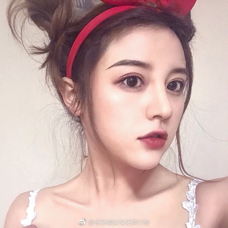 刘冰雪 贵阳中医学院 22岁 喜欢唱歌 画画 电竞