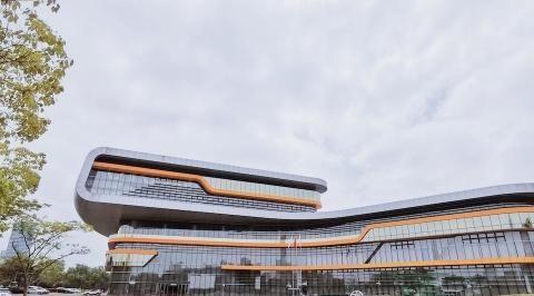 魔都周末最拉风的博物馆之旅丨乘坐着价值不菲的敞篷古董车逛公