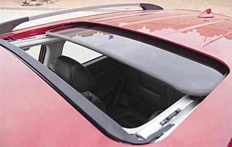 汽车天窗也是需要保养的，作为有车一族的你们知道吗？