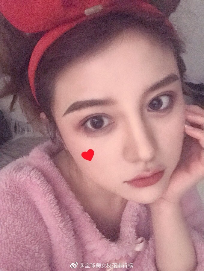 刘冰雪 贵阳中医学院 22岁 喜欢唱歌 画画 电竞