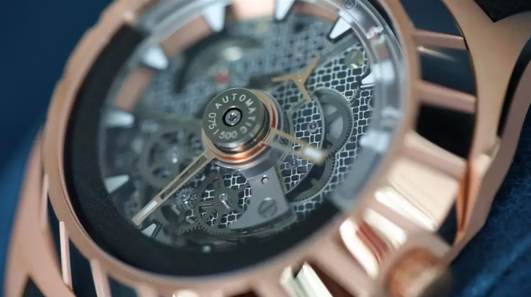 为啥大家都在抢这只SWATCH？新表看起来像10万块，其实只要…