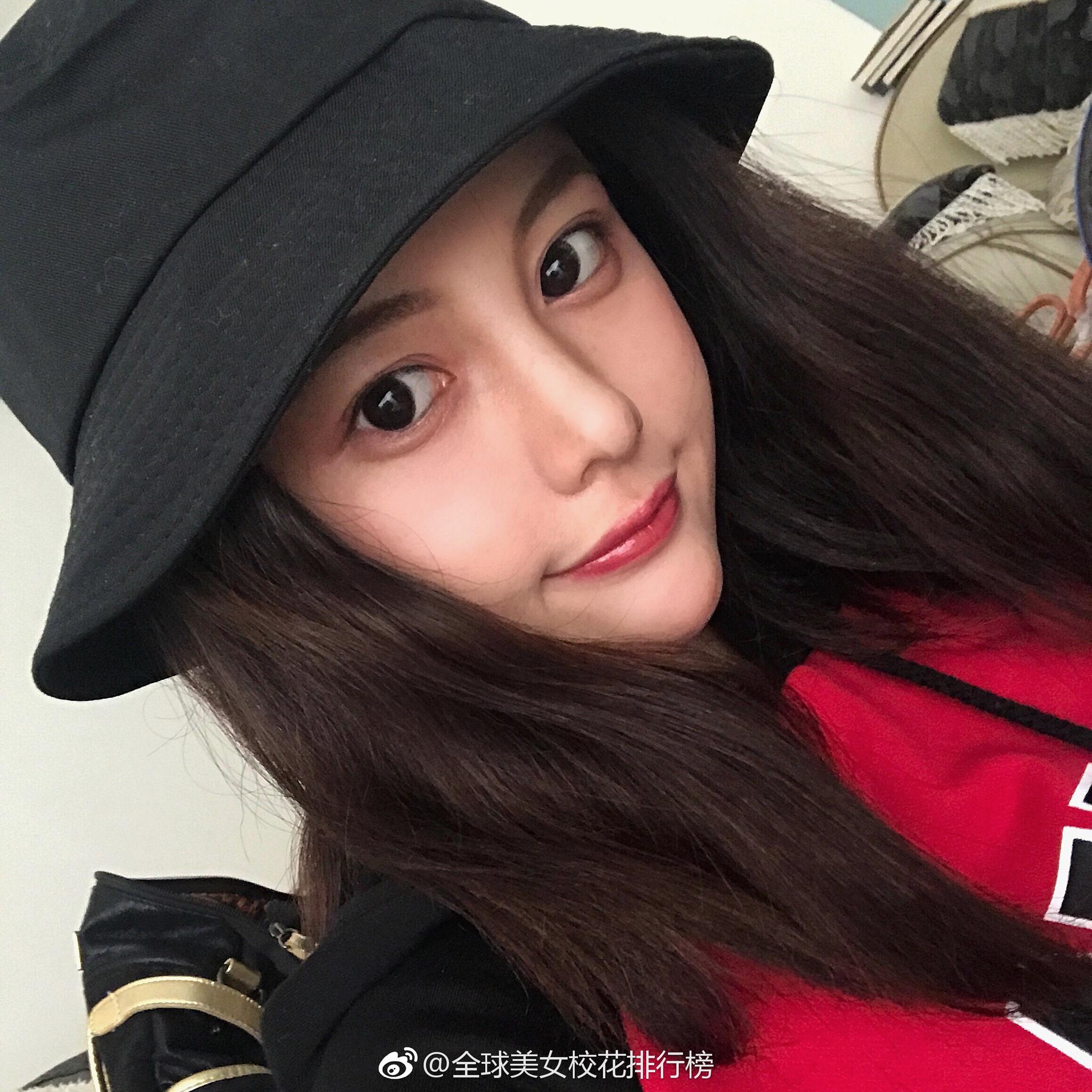 刘冰雪 贵阳中医学院 22岁 喜欢唱歌 画画 电竞