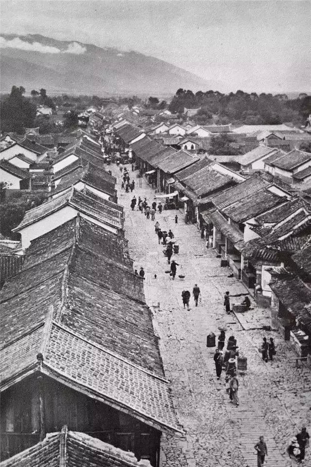 103岁徒步登黄山只为拍一张照片，这个104岁老头这一生活得真赚！