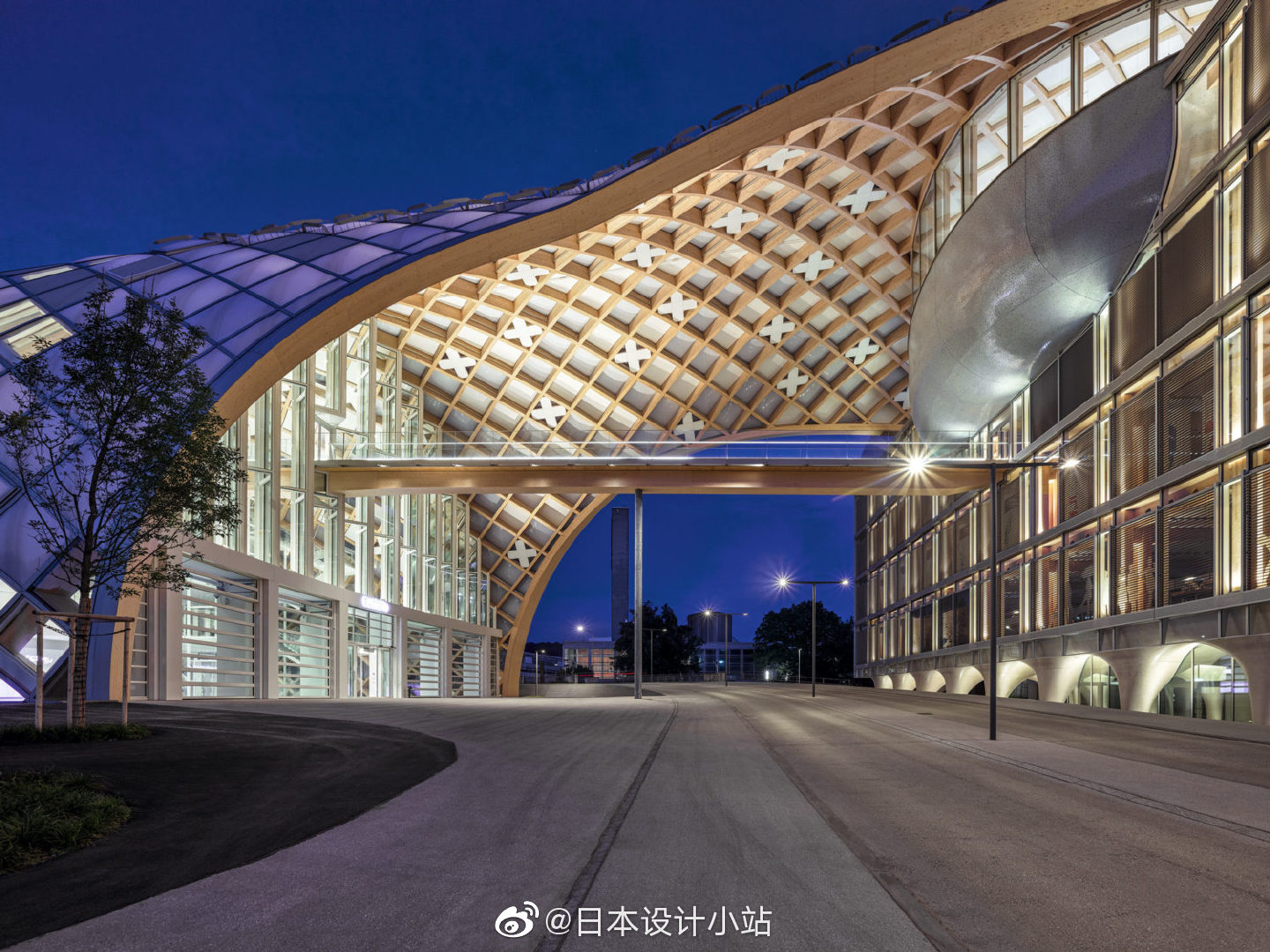 日本建筑师坂茂为Swatch设计的木结构建筑新总部大楼建筑师典礼落成_新浪新闻