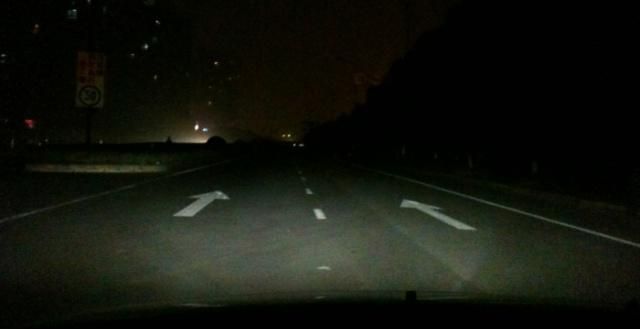 走灰不走白,见黑停下来,这个老司机的夜行法则是什么意思?