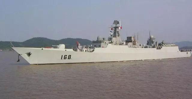 中国又一艘老舰接受改装 国产现代级开始认命 改装后就是大号054A