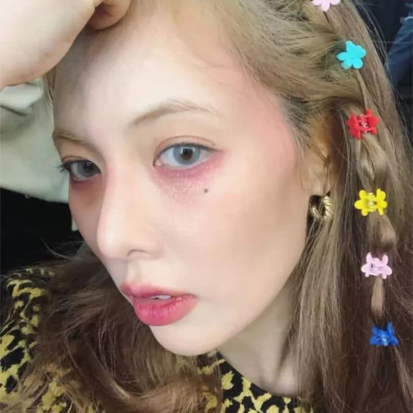 齐刘海泫雅完美演绎“清纯的性感” 好绝一女的！