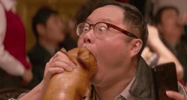 西虹市首富:烤乳猪怎么吃!魏翔在线教学,