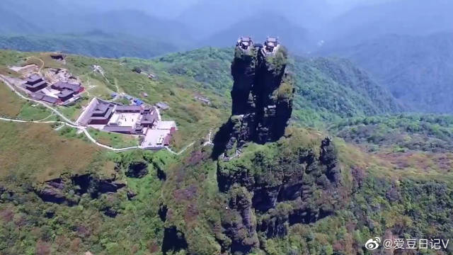 贵州深山隐匿了一座“天空之城”，美国媒体称其为不可思议的建筑