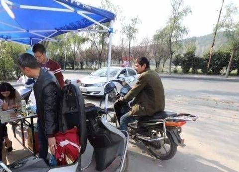 三者险100万和50万到底买哪个更好？听定损员一说，后悔没早知道