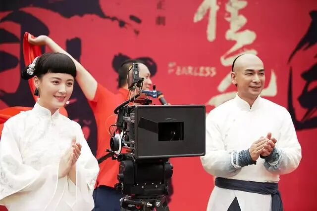 前女友梅艳芳、功夫不输甄子丹,赵文卓是如何走下神坛的?