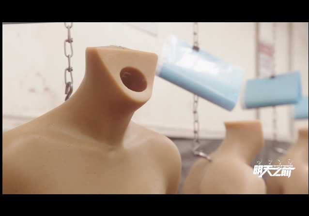 机器人女友、移民、永生?这部纪录片剧透了人