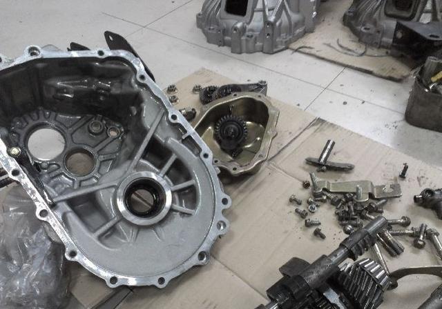 变速箱油需要多久换一次？维修师傅：超过这个数，车子要少开10年