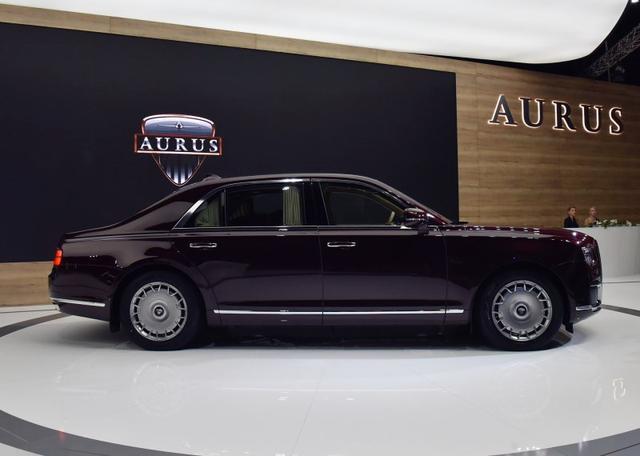 俄罗斯版“红旗”亮相！长度超6米，V8引擎607马力档次不输宾利