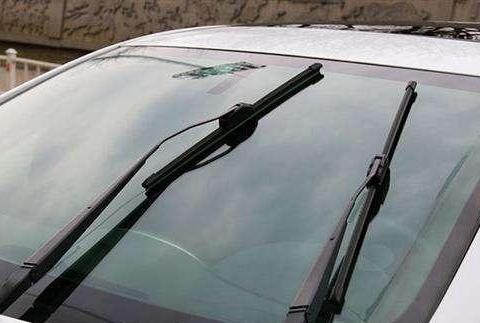 雨刮器刮不干净还有异响老司机别急着换，自己花1块钱就搞定