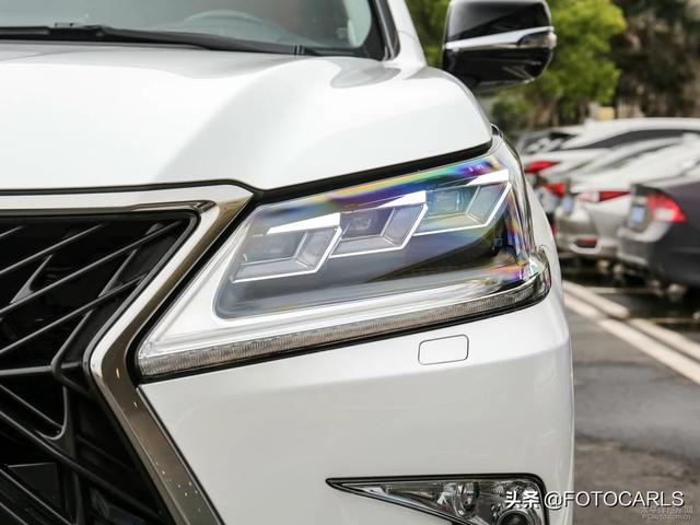 实拍|全新雷克萨斯LX570 巅峰特别版,比老款更炸眼,内饰很赞