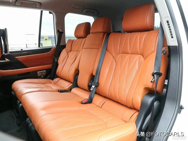 实拍|全新雷克萨斯LX570 巅峰特别版,比老款更炸眼,内饰很赞