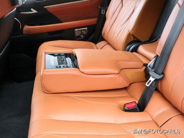 实拍|全新雷克萨斯LX570 巅峰特别版,比老款更炸眼,内饰很赞