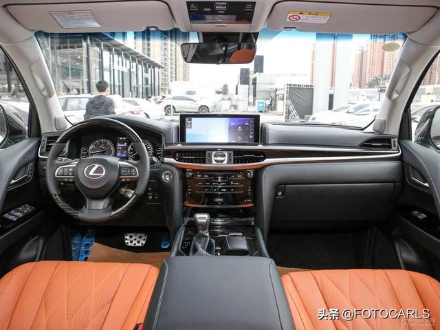 实拍|全新雷克萨斯LX570 巅峰特别版,比老款更炸眼,内饰很赞
