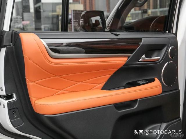 实拍|全新雷克萨斯LX570 巅峰特别版,比老款更炸眼,内饰很赞