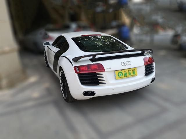 这台奥迪R8我卖66万,车况精品到全国仅此一台,不买就等着后悔