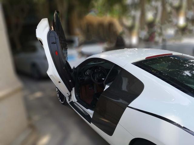这台奥迪R8我卖66万,车况精品到全国仅此一台,不买就等着后悔