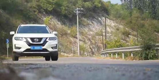 全系国六,轴距超2米7,配日产7速CVT,比RAV4卖得好