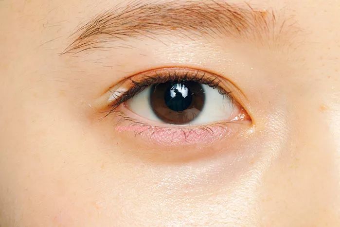 齐刘海泫雅完美演绎“清纯的性感” 好绝一女的！