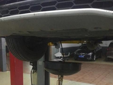 汽车首保时间到了，公里数还不到，可不可以延期做首保？