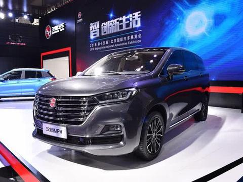 仅售6万！国产大7座即将上市，配25寸液晶屏，还买什么宝骏