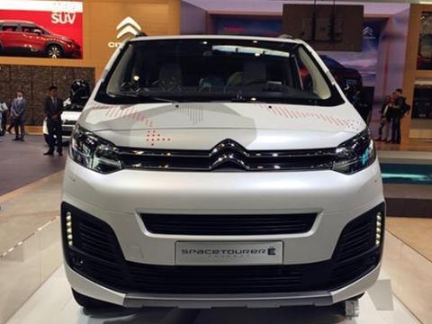 这款法系MPV火了！2.0T配四驱，关键可秒变房车，能平躺4人