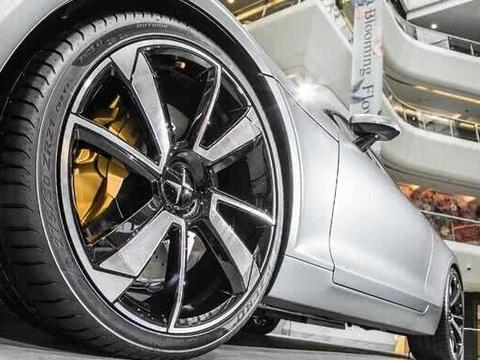 李书福亮最强王牌，售价145万没把7系放眼里，一看实力，真豪