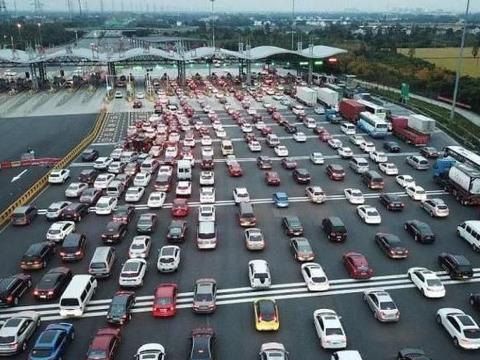 月薪多少钱才能养一台10万左右的车？有车的算了算，你还敢买吗