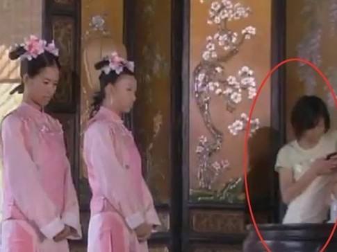 电视剧中的搞笑穿帮镜头，图1好羡慕，图3你忍无可忍。