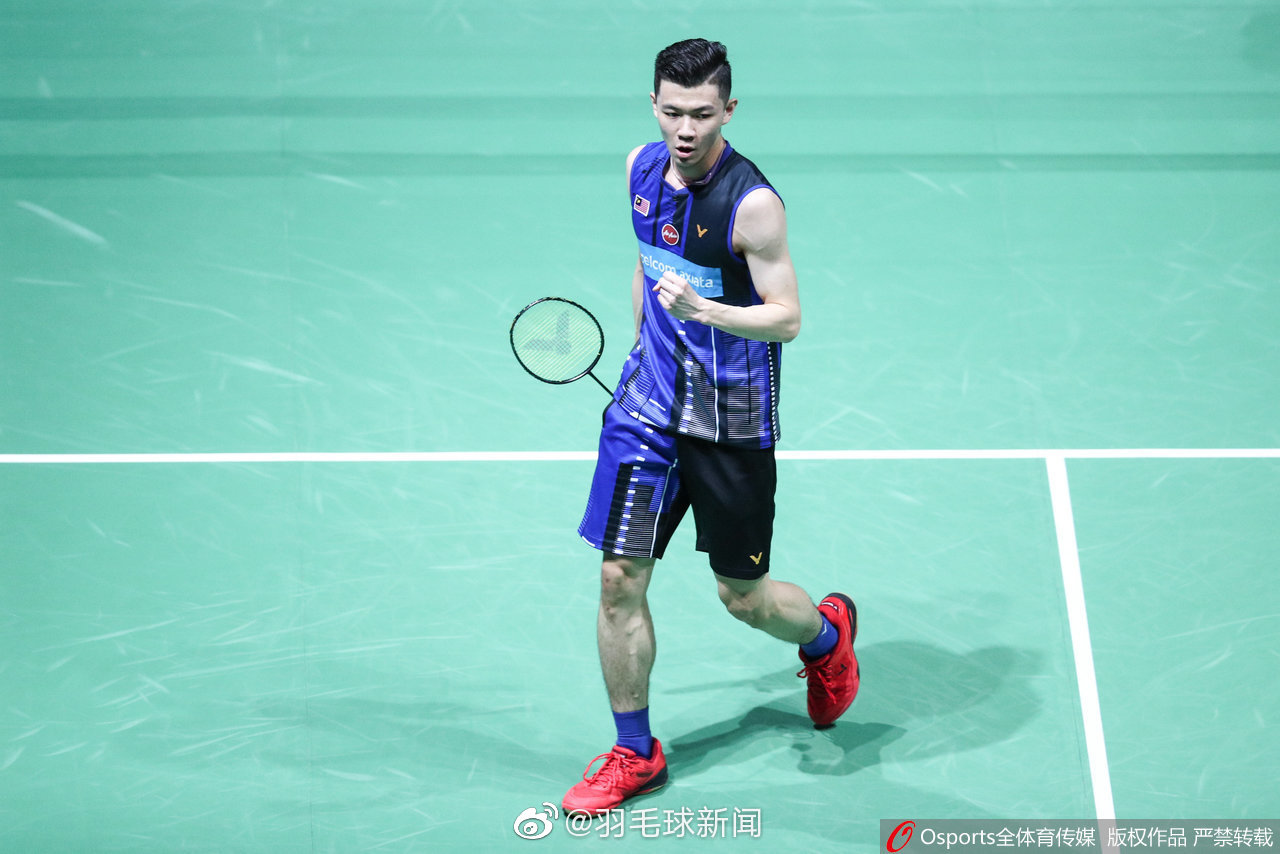 卫冕冠军,头号种子桃田贤斗以21-12,21-8横扫马来西亚人李梓嘉