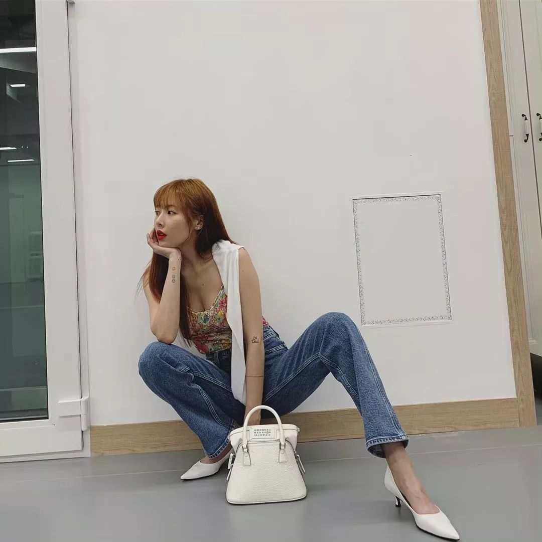 齐刘海泫雅完美演绎“清纯的性感” 好绝一女的！