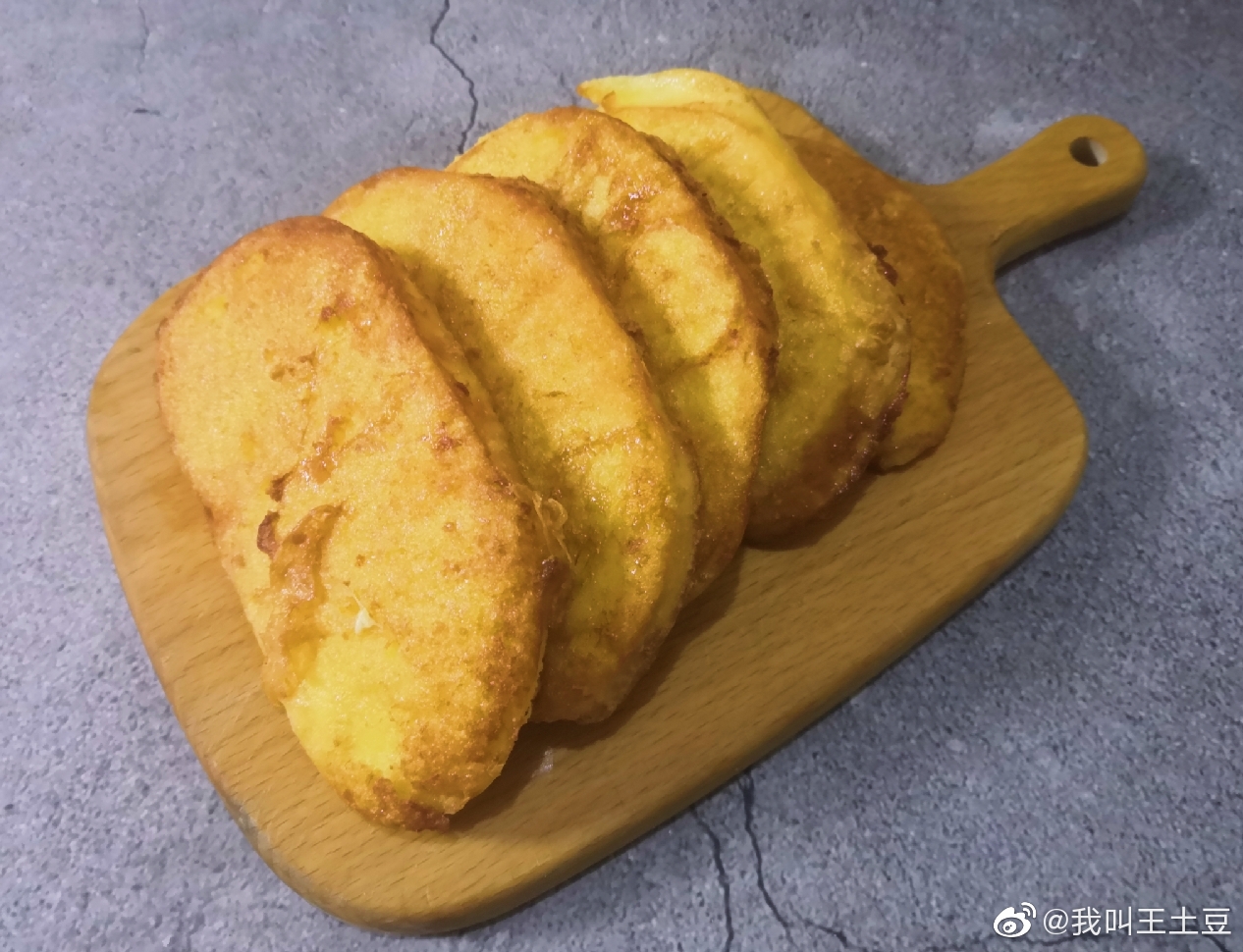 王厨子家常菜:皮肚烧木耳,蒜蓉菠菜,红豆薏米粥,鸡蛋馒头片!