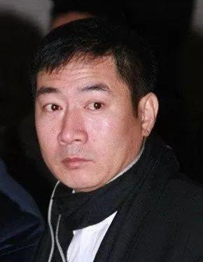 陈红大病初愈后晒美照,告别渣男前夫她活出自我,51岁美貌如初