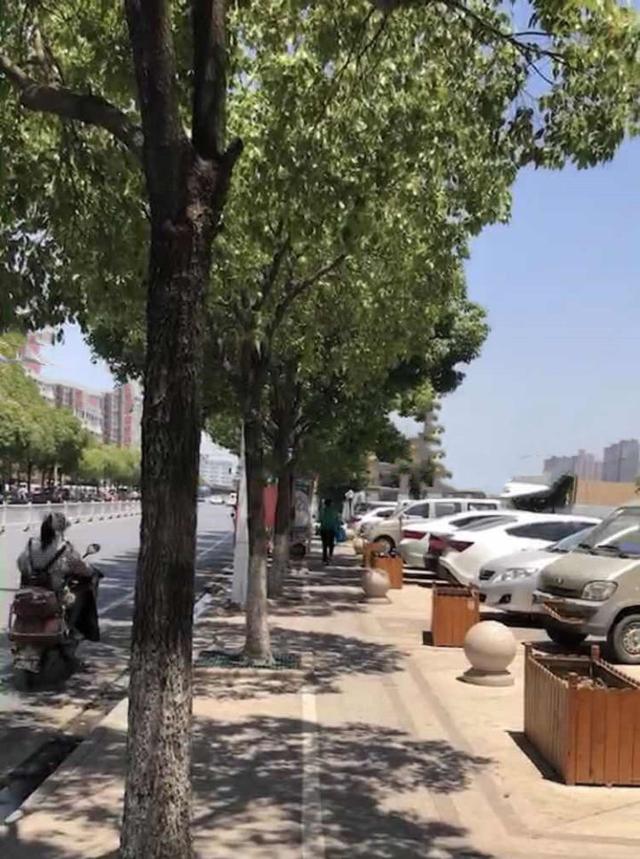 这台奥迪R8我卖66万,车况精品到全国仅此一台,不买就等着后悔