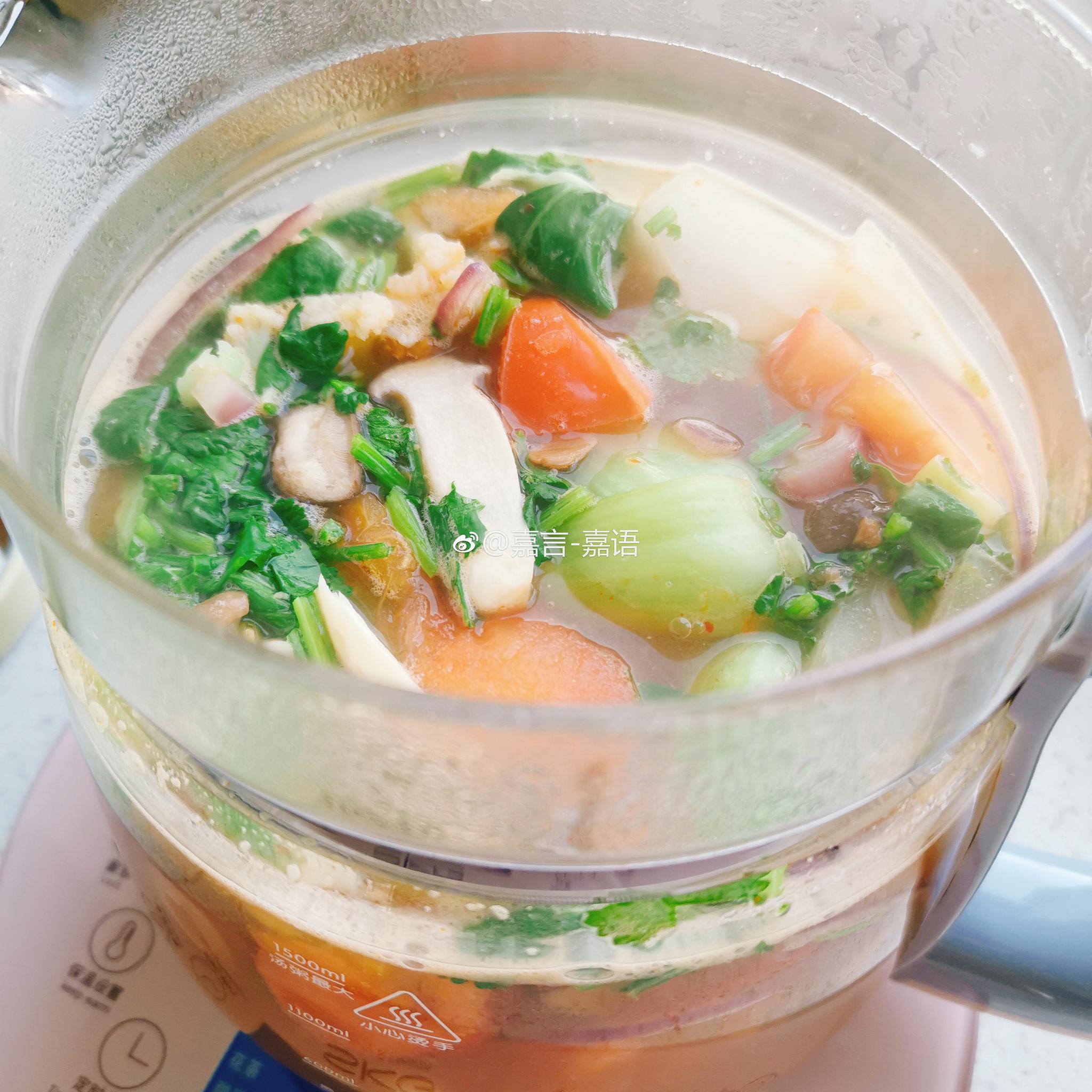 红烧带鱼，味增蔬菜汤，杂粮饭，鸡腿土豆，我的食粮木有了