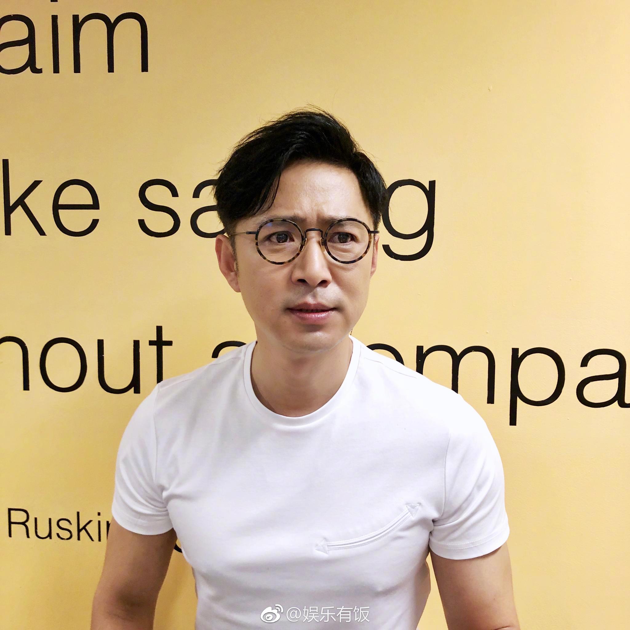 九宫格表情包来啦!三金阿扎西超帅的,那肌肉那