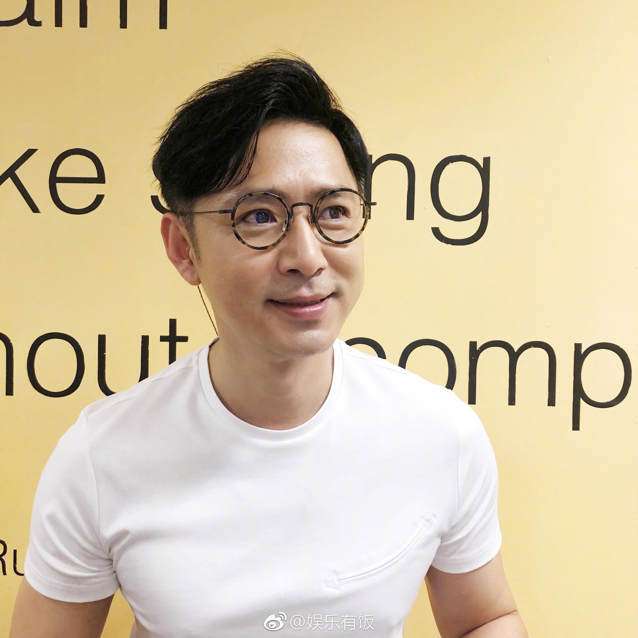 九宫格表情包来啦!三金阿扎西超帅的,那肌肉那