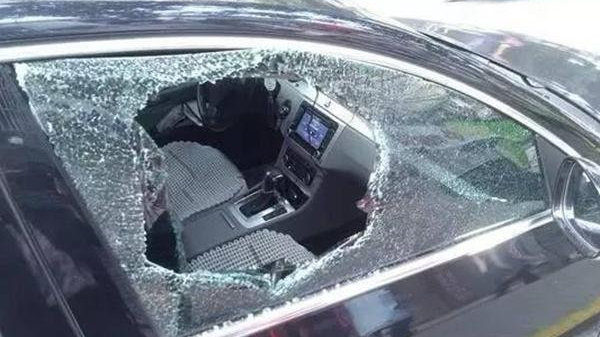 玻璃险、划痕险到底该不该买？不搞清楚年年都得花冤枉钱！